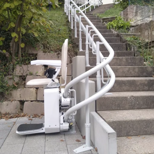 Treppenlift Alpha | Der Kurven-Treppenlift für innen & außen mit Farbauswahl – Bild 2