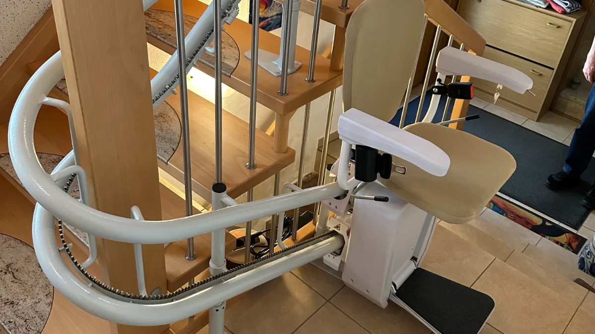 Treppenlift der Woche | Alpha von Lehner Lifttechnik