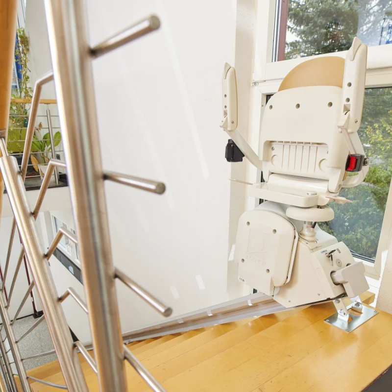 Treppenlift eingeklappt